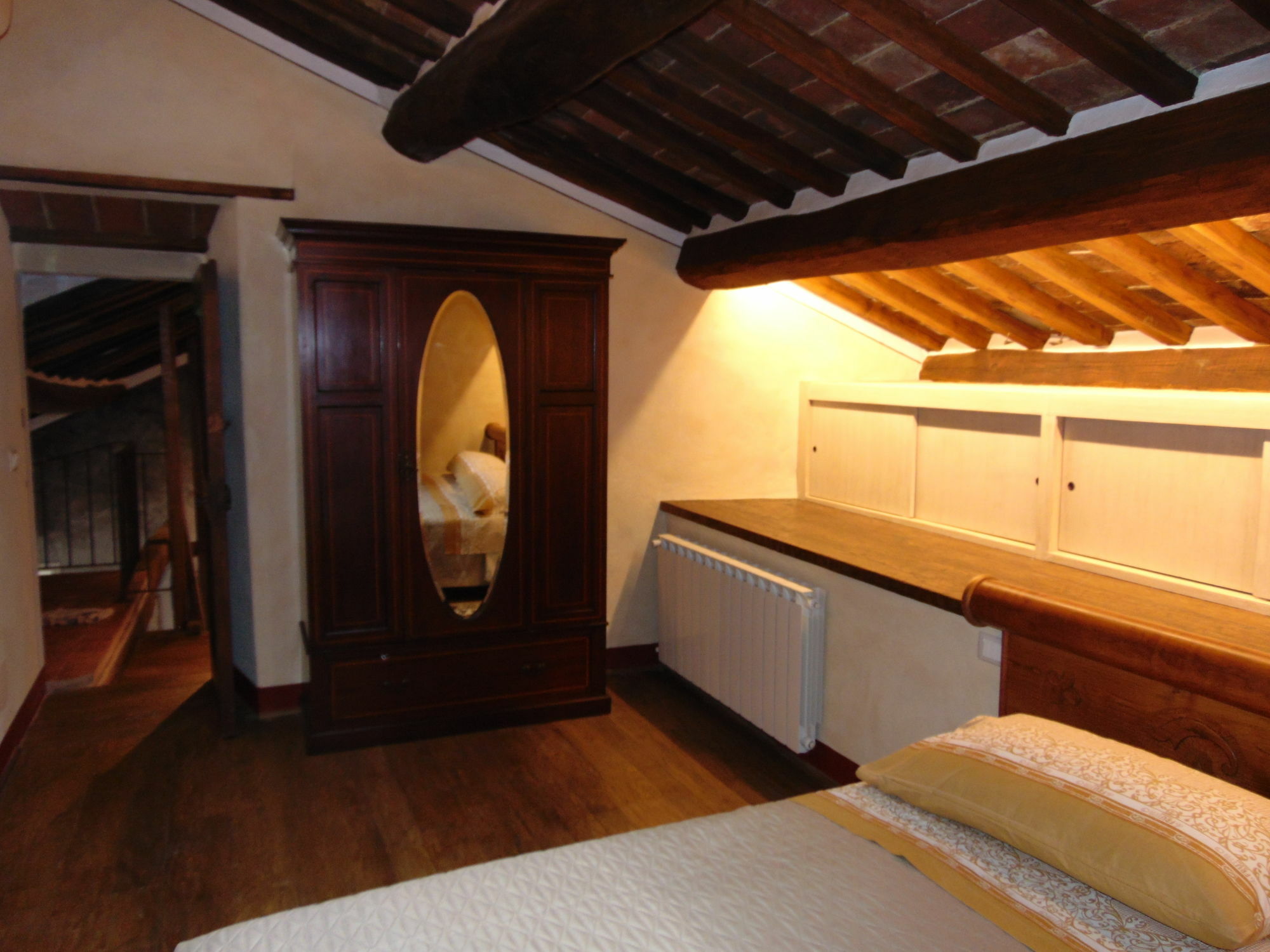 Domus Ghibellinae- Fonte Di San Benedetto Cortona Exterior foto