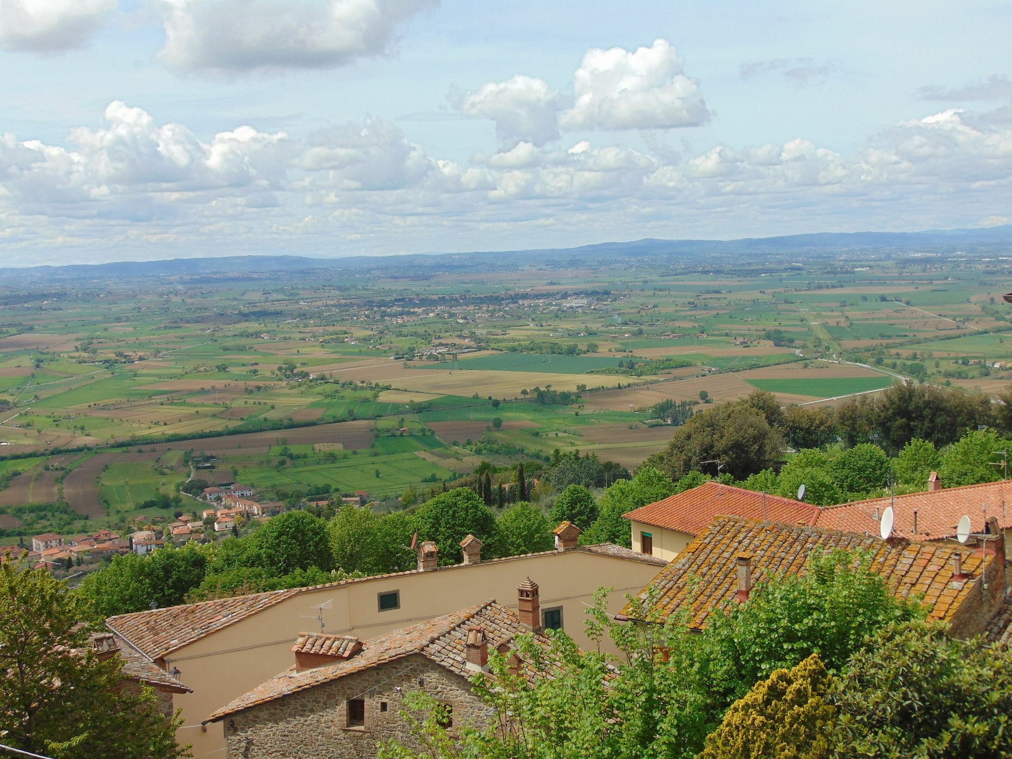 Domus Ghibellinae- Fonte Di San Benedetto Cortona Exterior foto